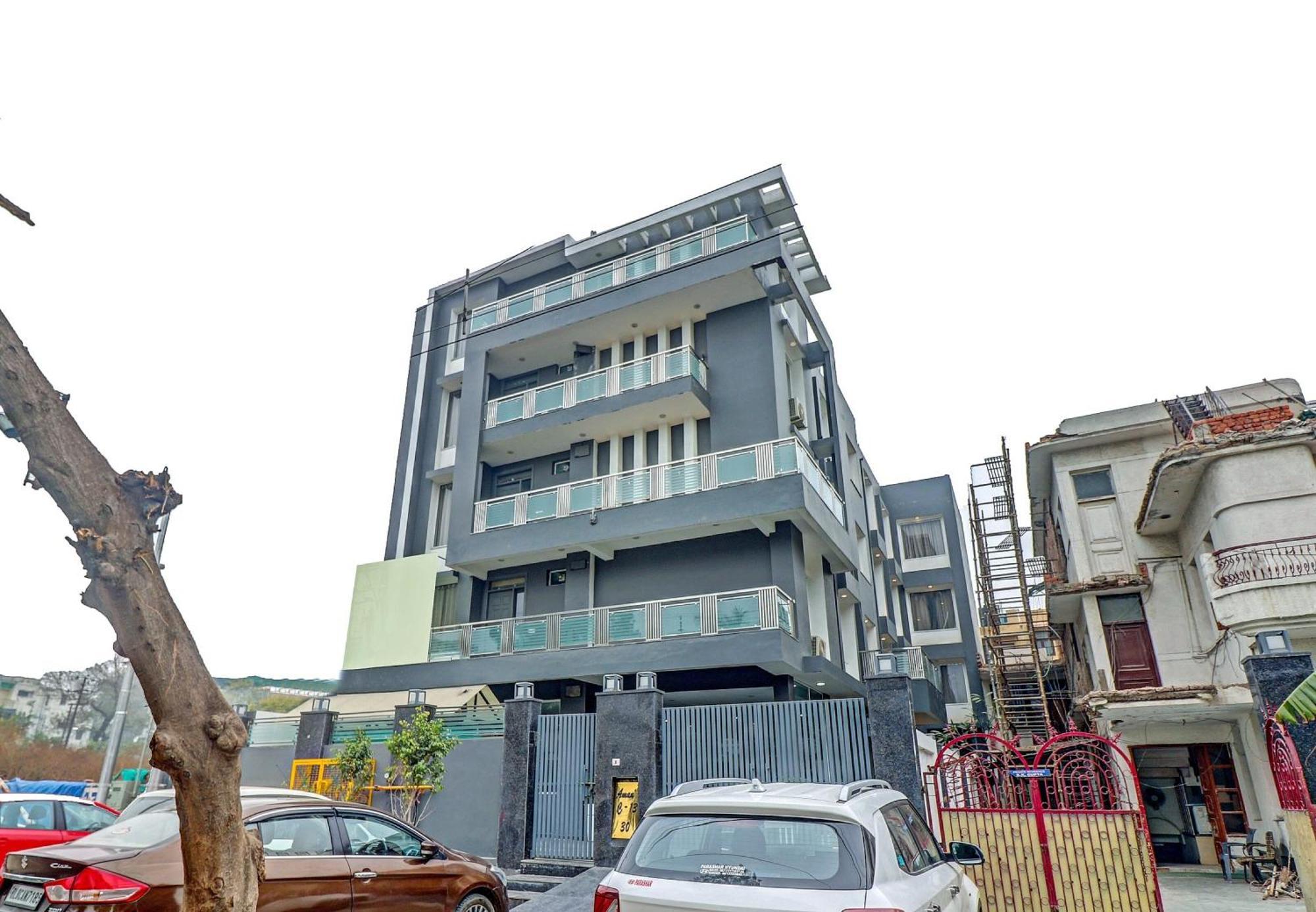 Отель Townhouse Sector 30 Near Botanic Garden Of Indian Republic Нойда Экстерьер фото