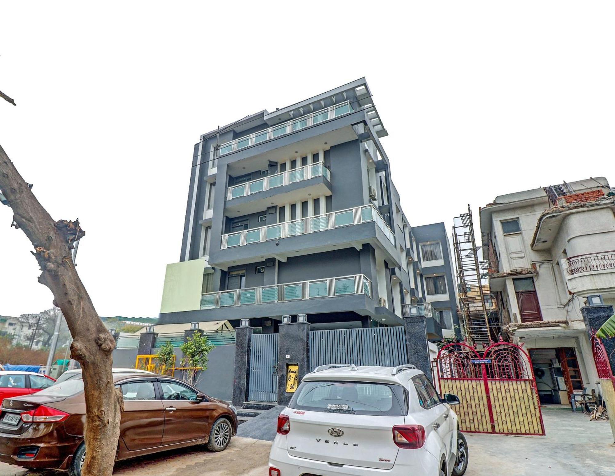 Отель Townhouse Sector 30 Near Botanic Garden Of Indian Republic Нойда Экстерьер фото