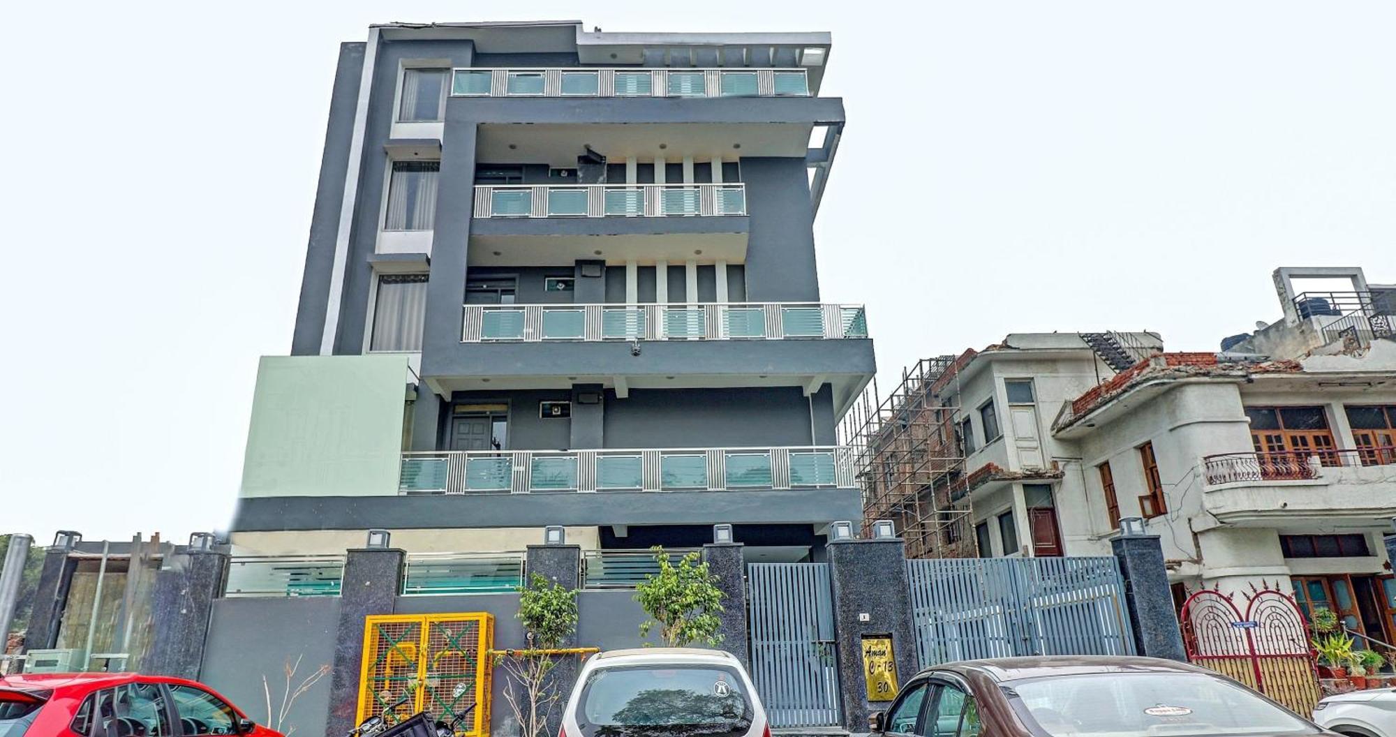 Отель Townhouse Sector 30 Near Botanic Garden Of Indian Republic Нойда Экстерьер фото